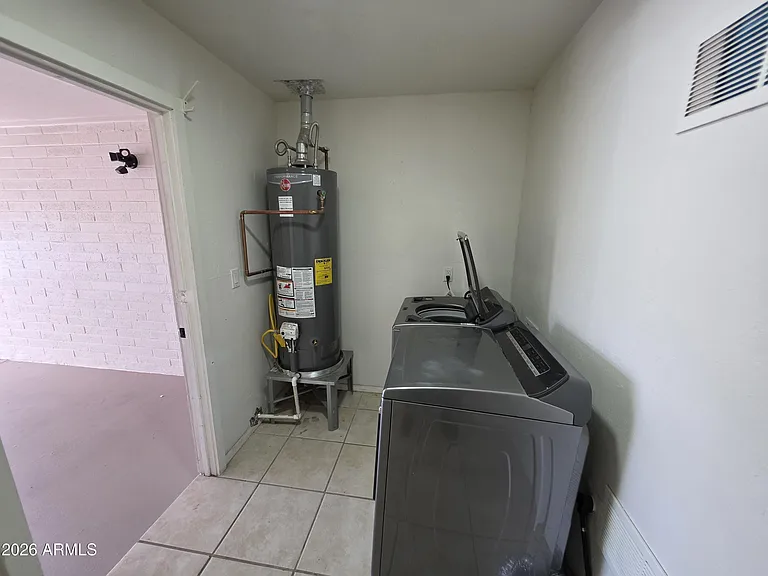 3735 E Claire Dr — Photo 17