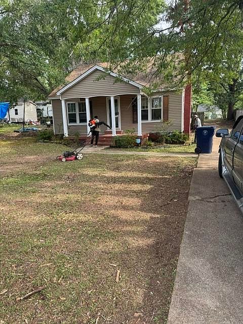 1st image of 1107 E 4th St