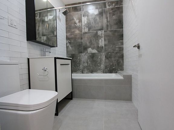 5th image of 2366 Pacific St #1