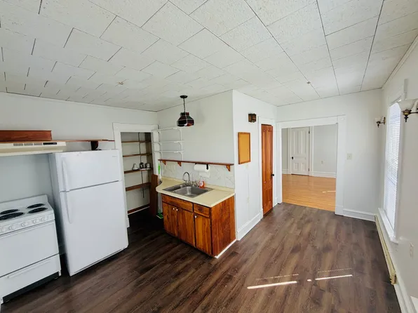 5174 Shelburne Road, 5174 Shelburne Rd Unit 2, Shelburne, VT 05482