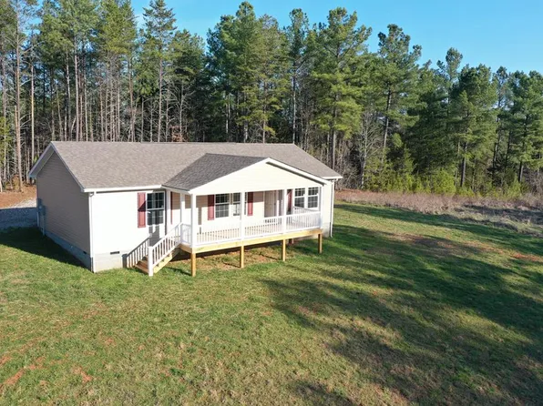 1205 Flat Top Cove Rd, Gretna, VA 24557