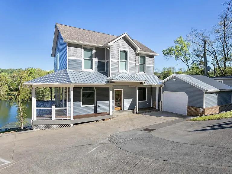 210 Jessee Rd — Photo 1