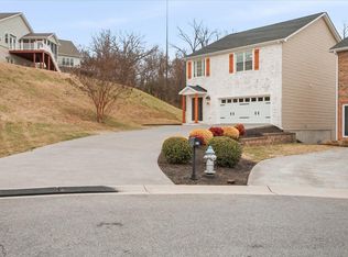 901 Walhalla Ct, Roanoke, VA 24019