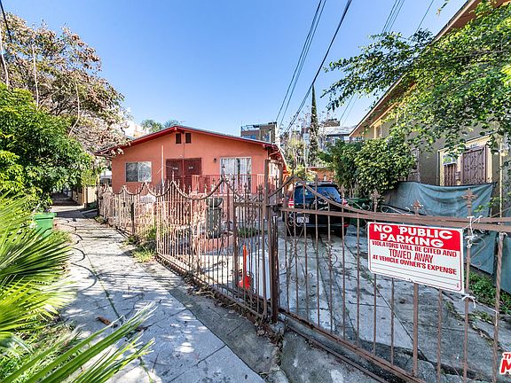 3rd image of 1632 Echo Park Ave