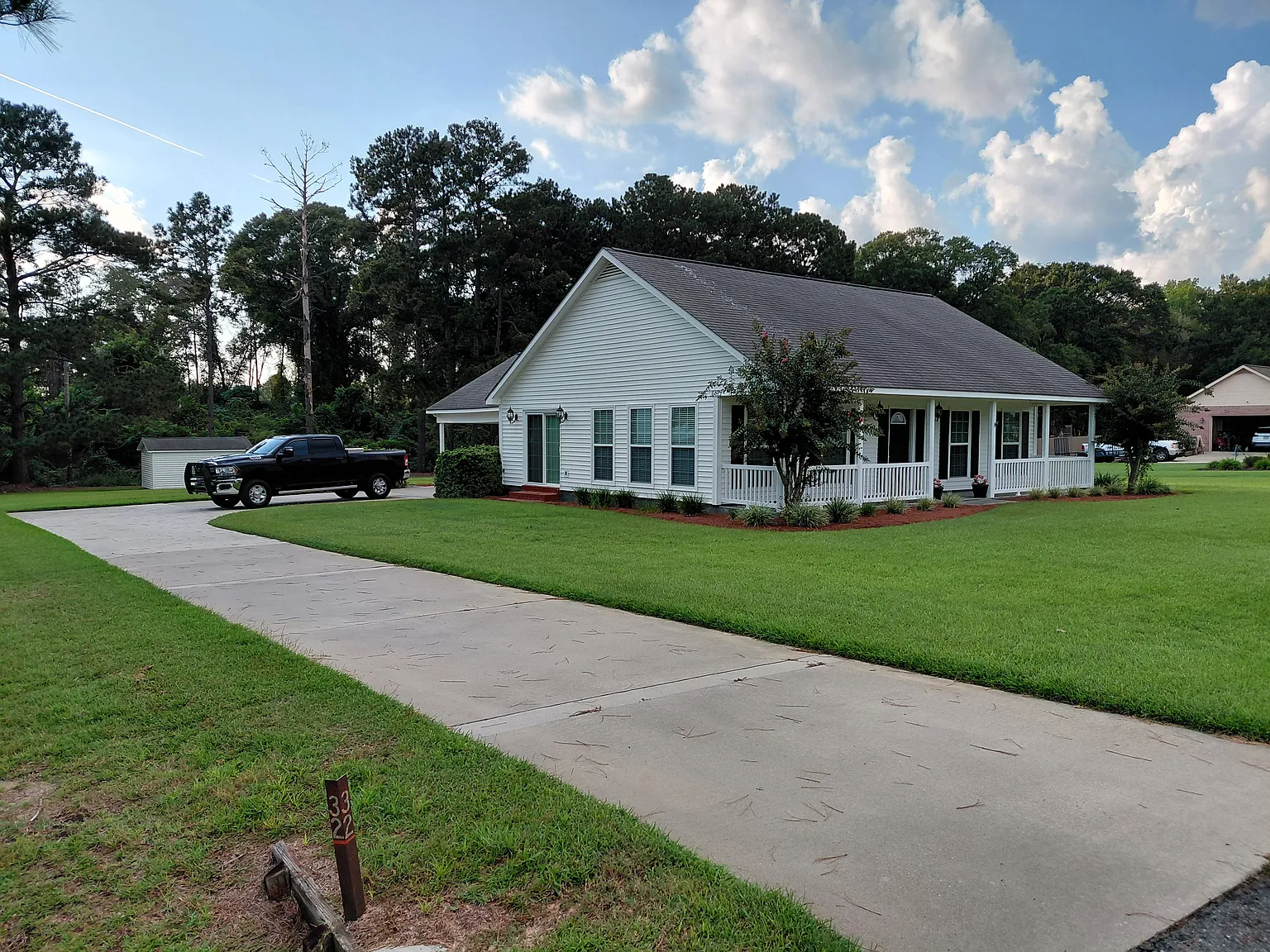 3 bed, 1350 sqft, $1,800 — Photo 1
