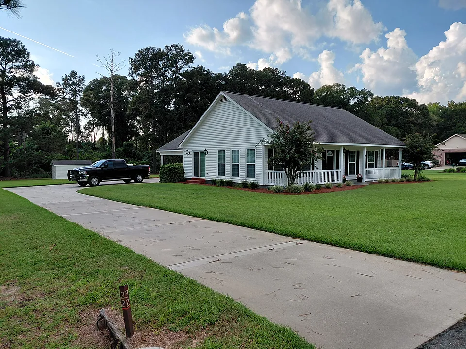 32 Paradise Lake Rd