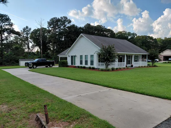 32 Paradise Lake Rd, Tifton, GA 31794