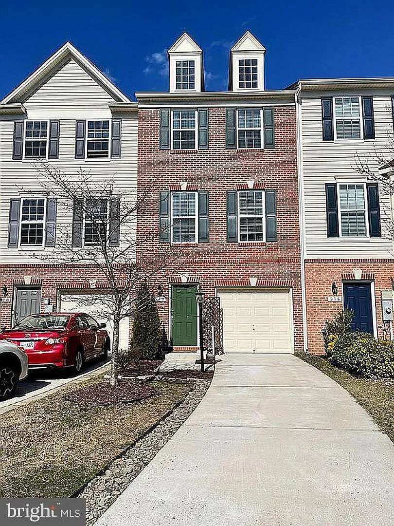 The Pointe At Tanyard Springs Townhome — Photo 1
