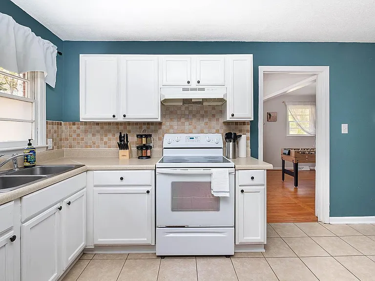 123 Archdale Dr — Photo 12