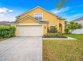 19151 Dove Creek Dr, Tampa, FL 33647