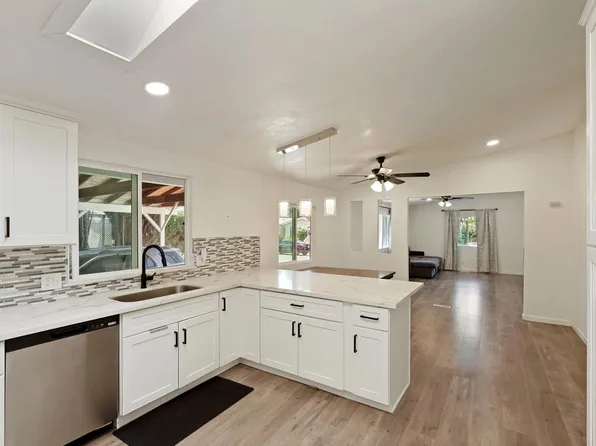 13 River Bend Dr, Lodi, CA 95242