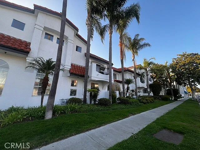 301 Diamond St #B — Photo 6