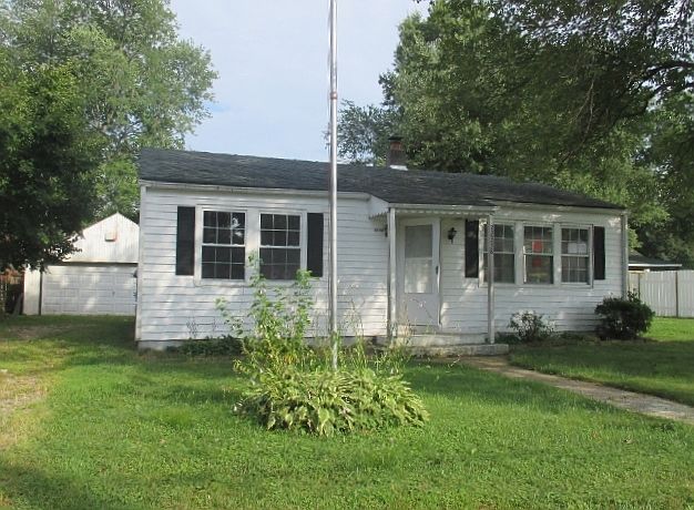 1st image of 22338 Leonard St