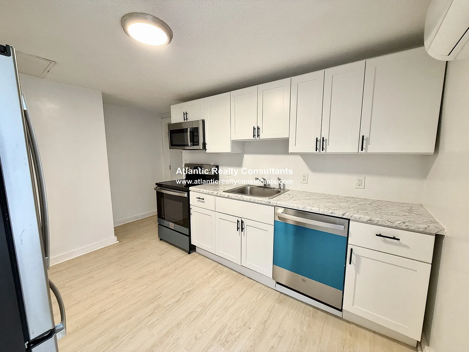 1 bed, 500 sqft, $2,100 — Photo 4