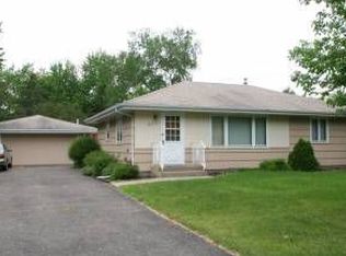 2805 Griggs St N, Roseville, MN 55113