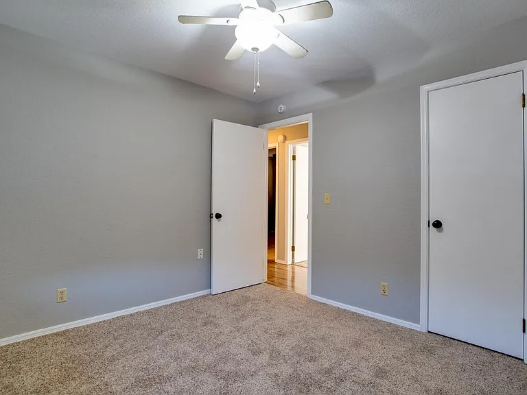 2613 Liberty Ln — Photo 11