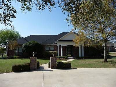 1st image of 1800 Highland Dr