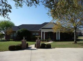 1800 Highland Dr, Salado, TX 76571