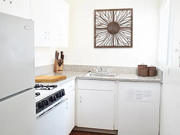 Madison Court Apartments — Photo 6