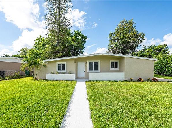 170 SE Bonita Ct
