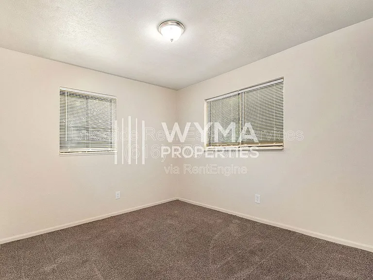 1009 36th St SW — Photo 25