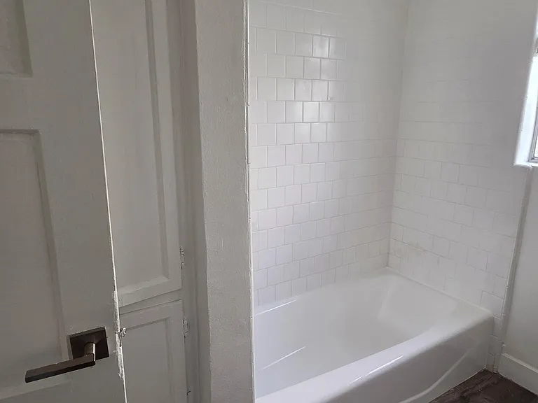 1646 N Harvard Blvd #2 — Photo 10