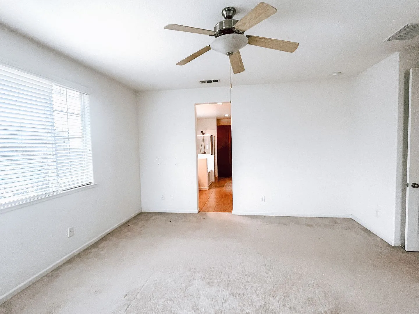 Executive Home in Dublin Available! — Photo 1