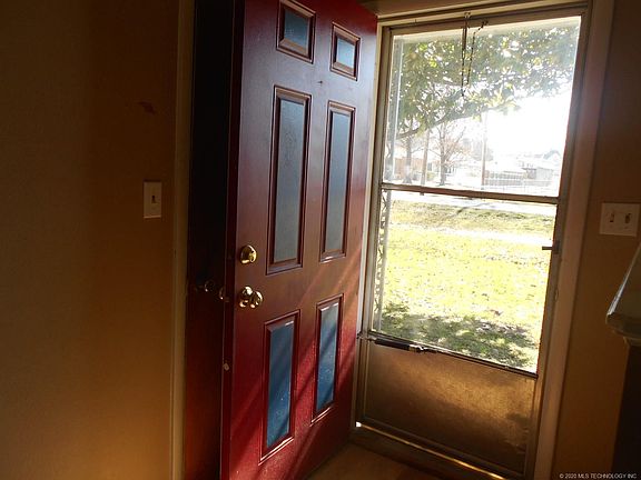 3rd image of 1103 SE 5th St