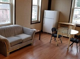 45 E High St APT 3B, Hummelstown, PA 17036