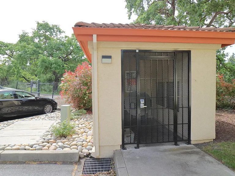 7031 Dublin Meadows St — Photo 39
