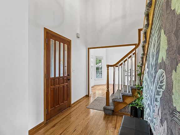 4th image of 12823 Perry St
