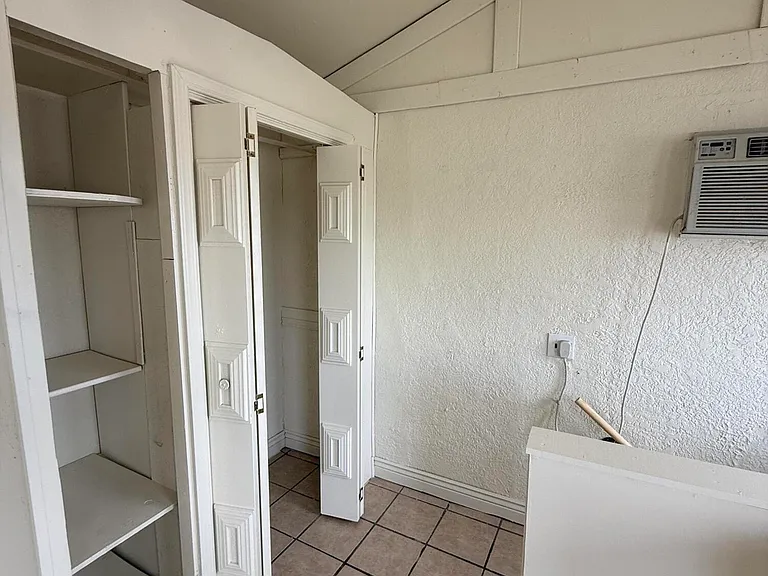 1018 Lakewood Rd #B — Photo 16