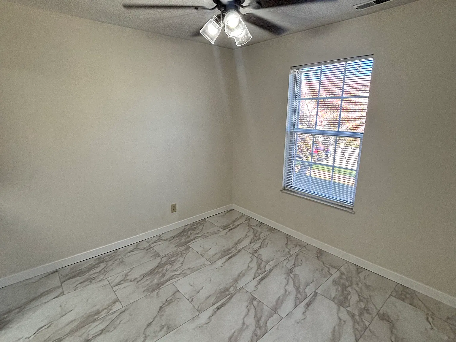 2360 Wapakoneta Ave — Photo 2