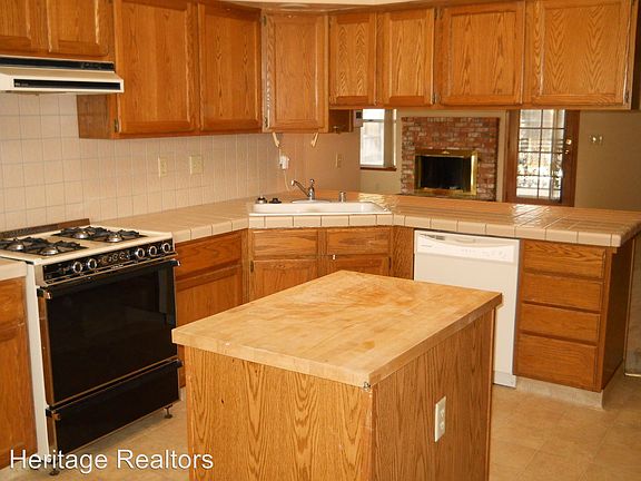 2nd image of 788 Rosewood Ln