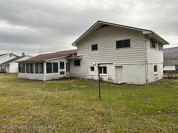 2nd image of 708 Delaware St