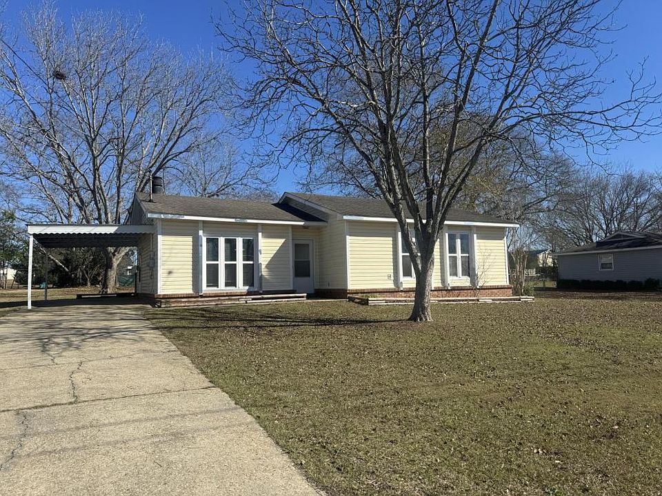 1st image of 3106 Balfour Dr