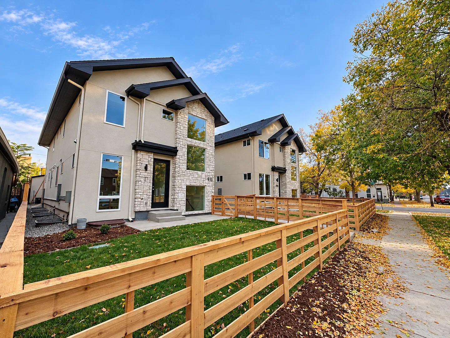 Mariposa St. Townhomes — Photo 1