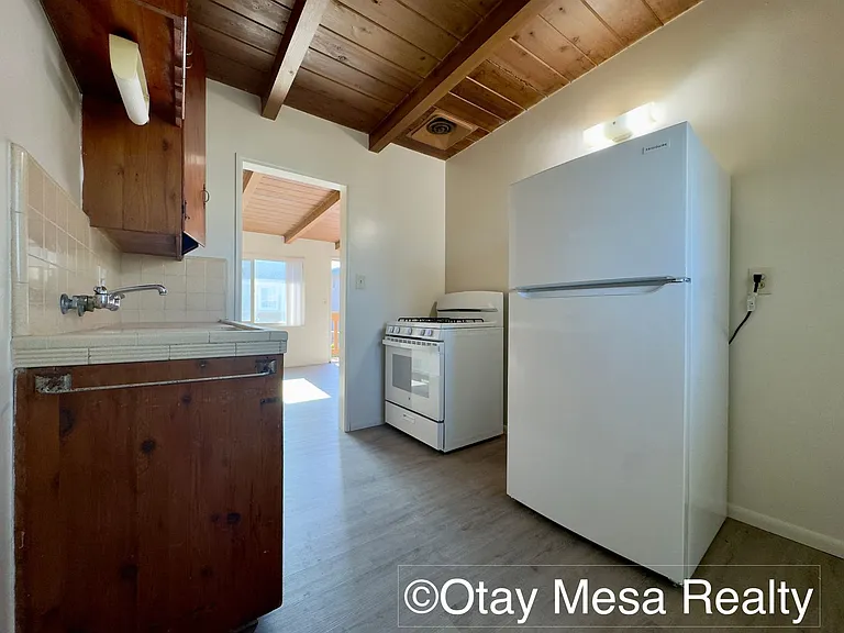 970 Seacoast Dr — Photo 6
