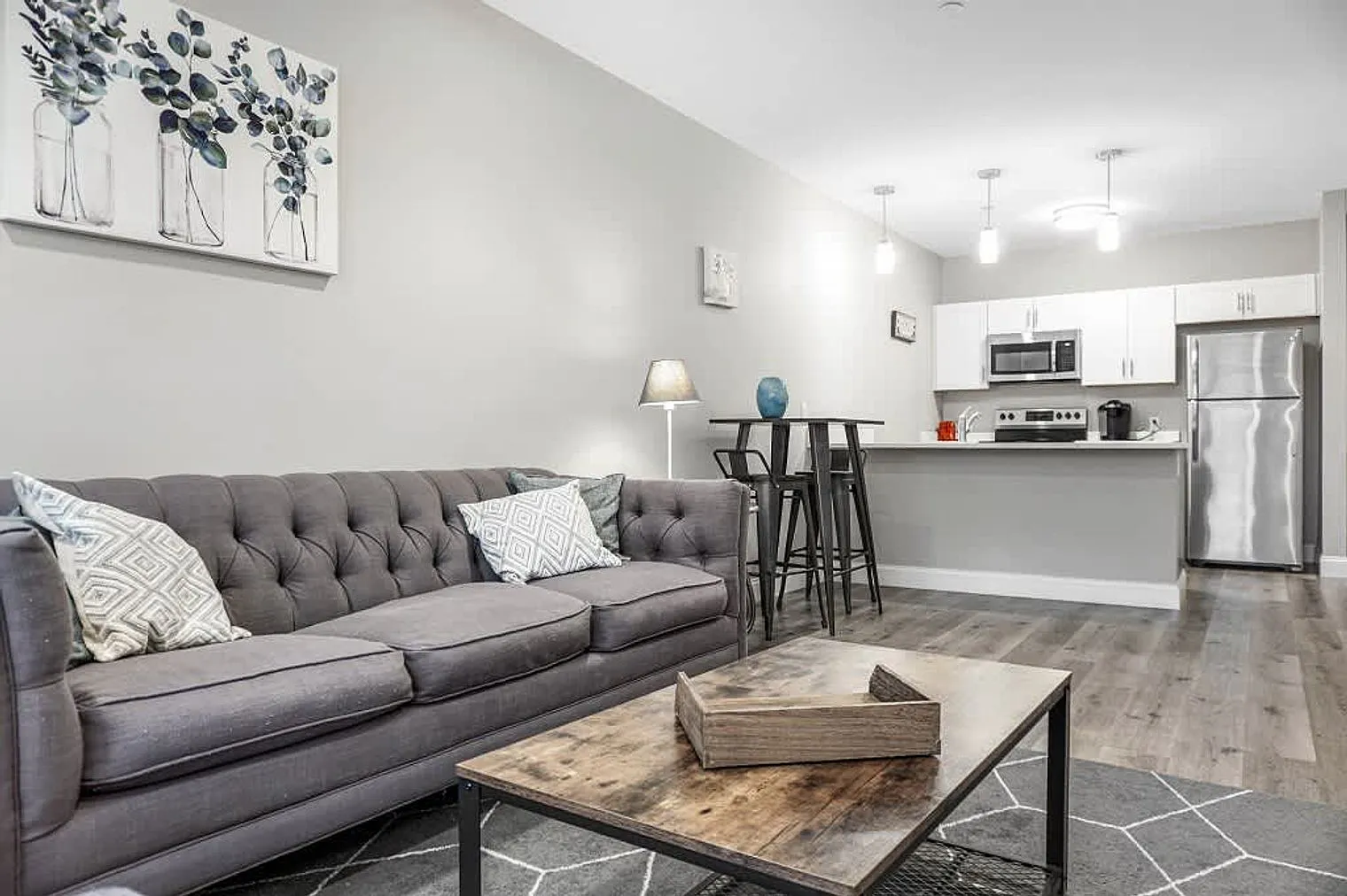 1 bed, 1.0 bath, 570 sqft, $3,490 — Photo 3
