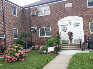 58-25 251st St #1, Little Neck, NY 11362