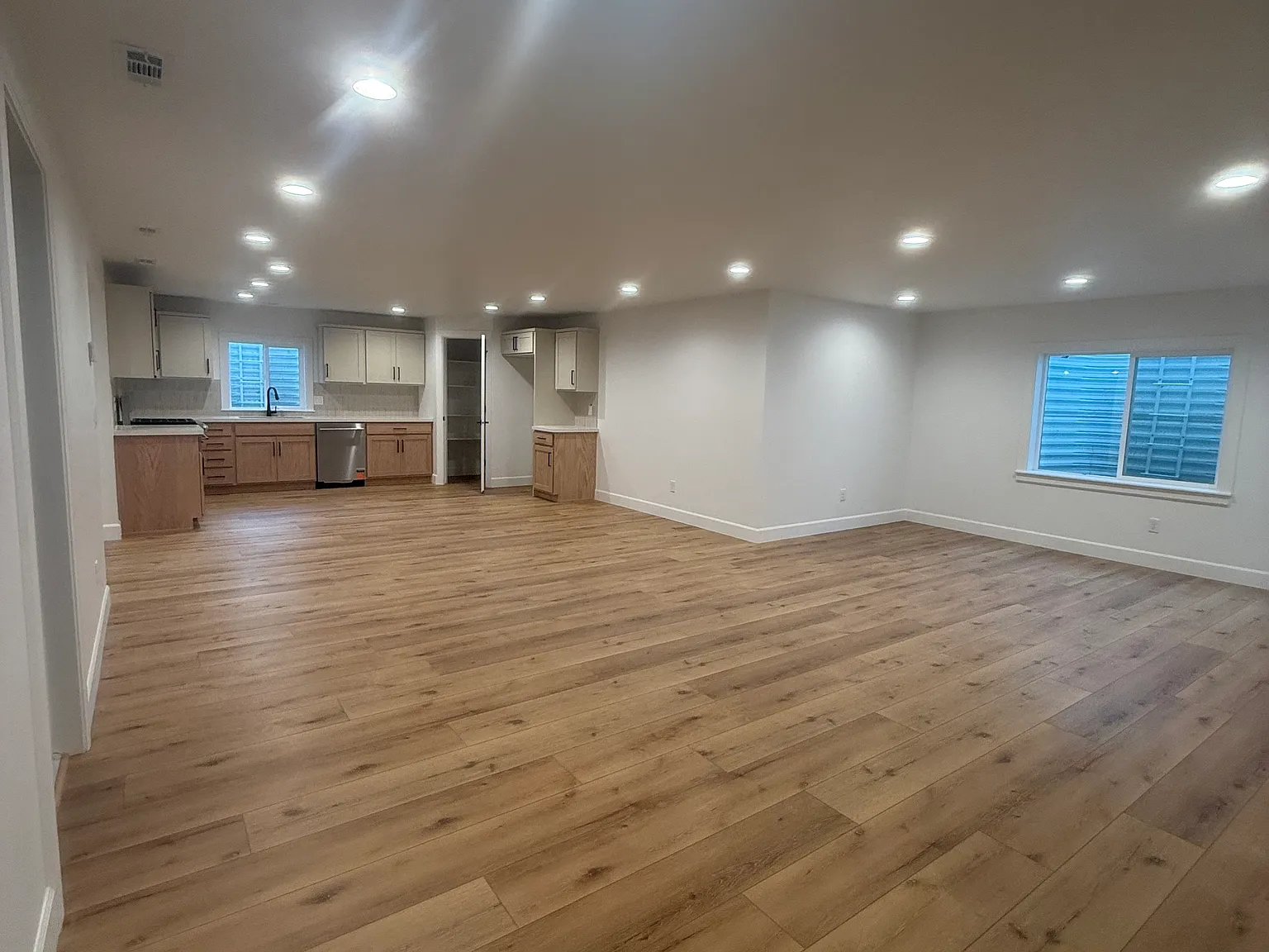 3 bed, 1686 sqft, $2,200 — Photo 3