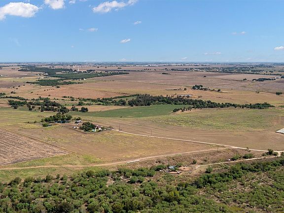 3rd image of 600 County Road 447