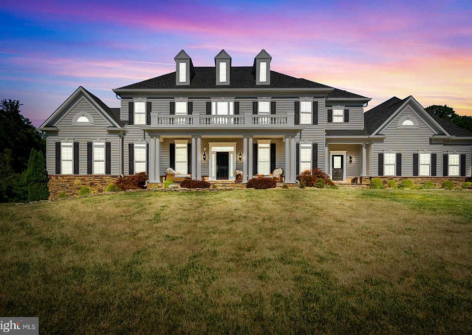 1st image of 108 Lupine Dr