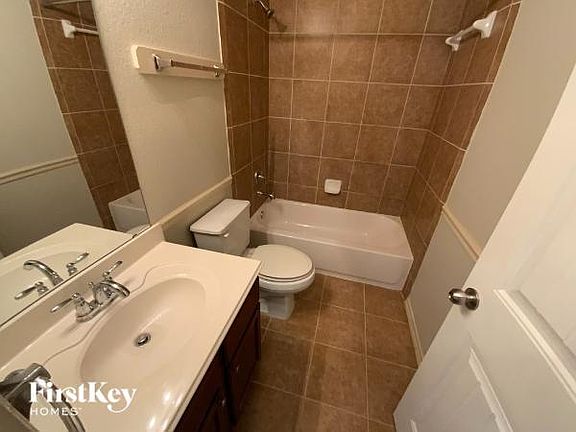 3rd image of 5202 Manorfield Dr