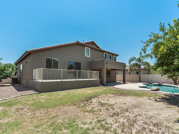 5th image of 2582 E Palm Beach Dr