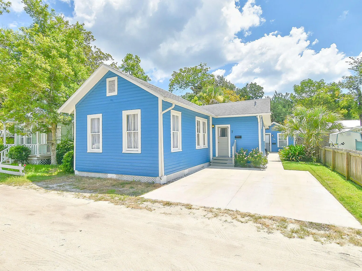 7 Dupont Ln — Photo 3