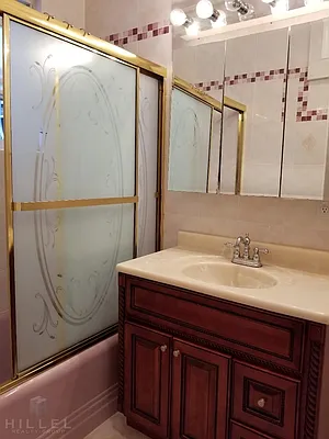 Rented by Hillel Realty Group | media 10