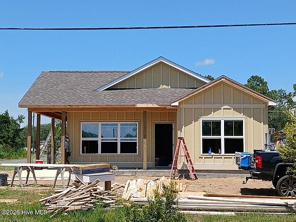 5th image of 4384 3rd Street SE