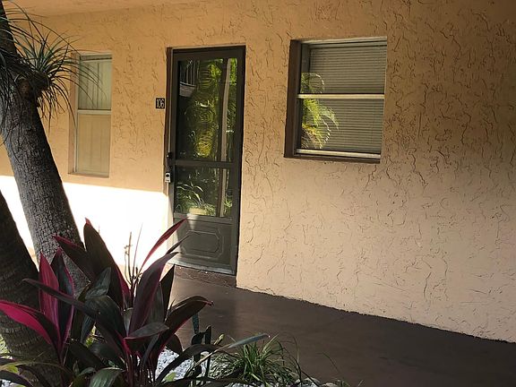 3rd image of 2850 Somerset Dr APT 106L