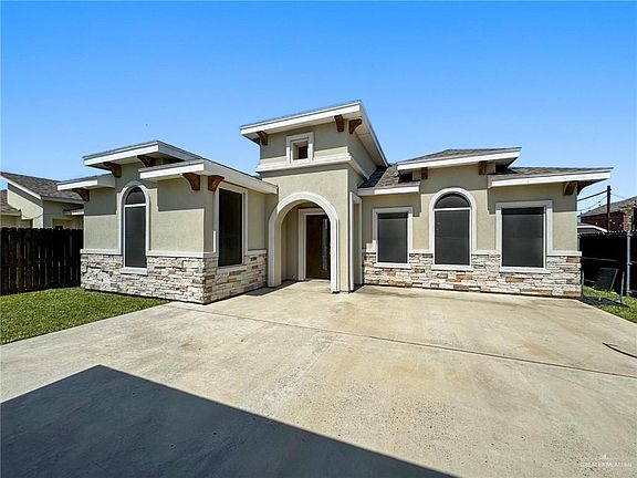 2nd image of 402 S Viento Dorado St